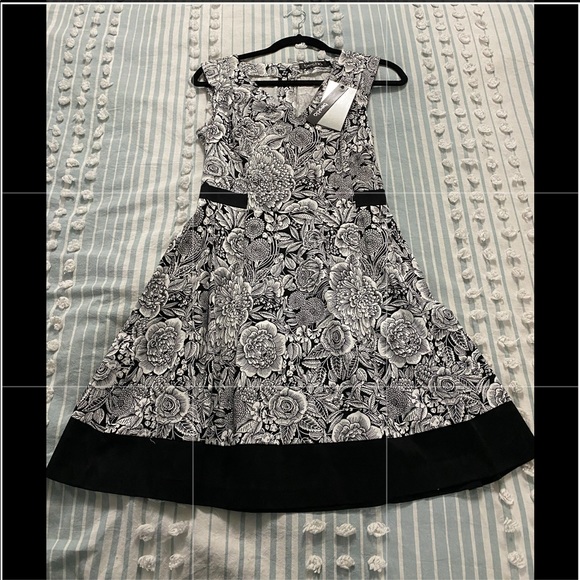 Dresses & Skirts - Brand new dress, size S